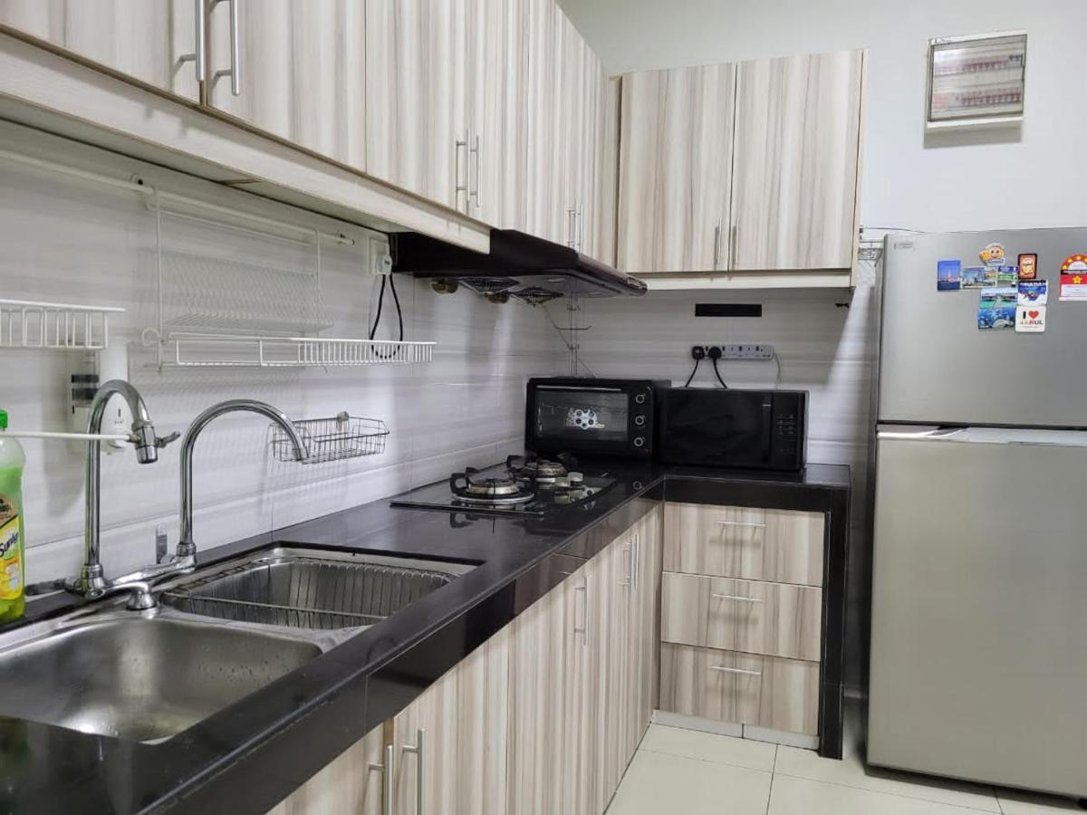 Homestay D'Univ 360 Place Seri Kembangan Exterior foto